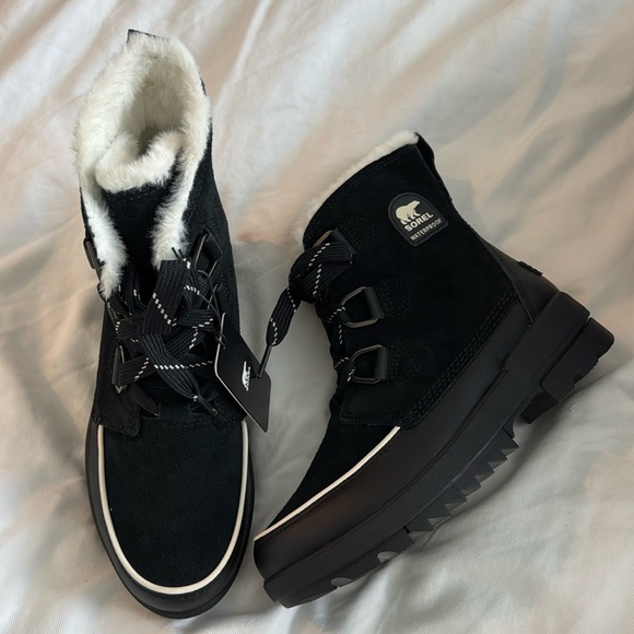 New with tags Sorel waterproof boots - Picture 1 of 4